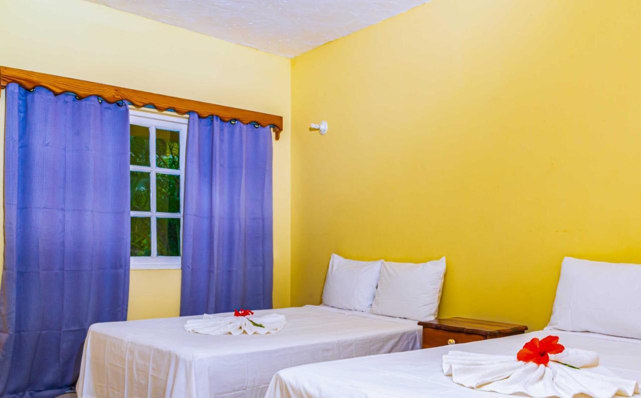 Yellow Bird Sea Негрил Екстер'єр фото