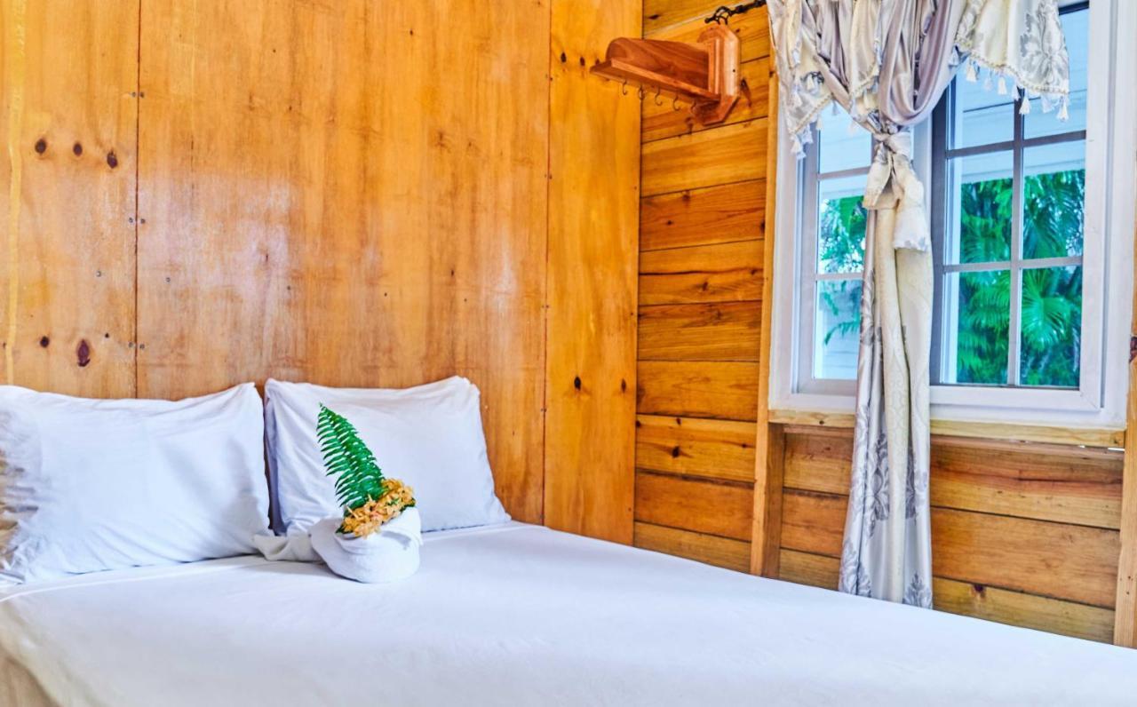Yellow Bird Sea Негрил Екстер'єр фото