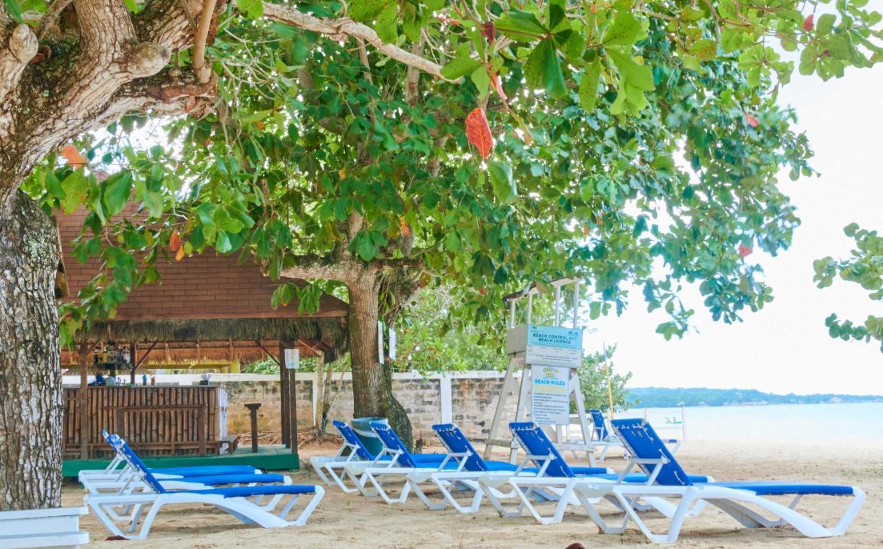 Yellow Bird Sea Негрил Екстер'єр фото
